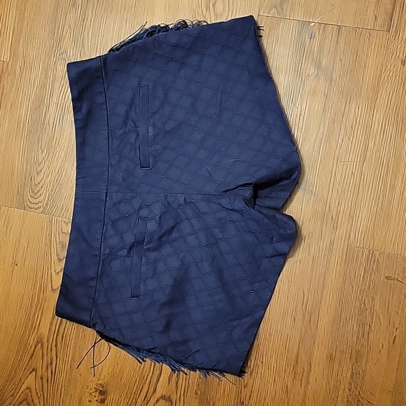 Lilly Pulitzer Ellie Shorts with Fringe - Picture 2 of 6